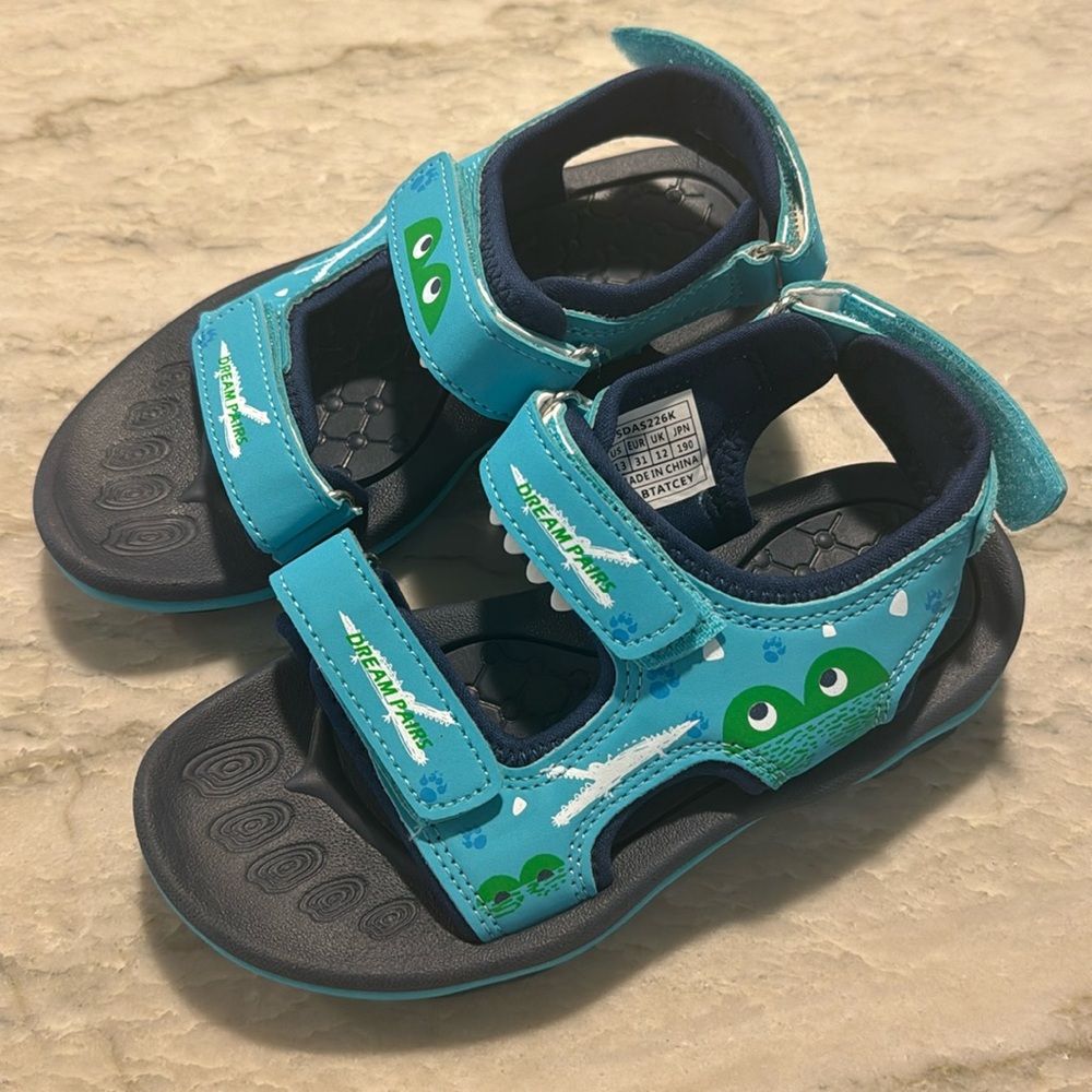 New!  Dream Pairs Boys Water Shoes size 13
